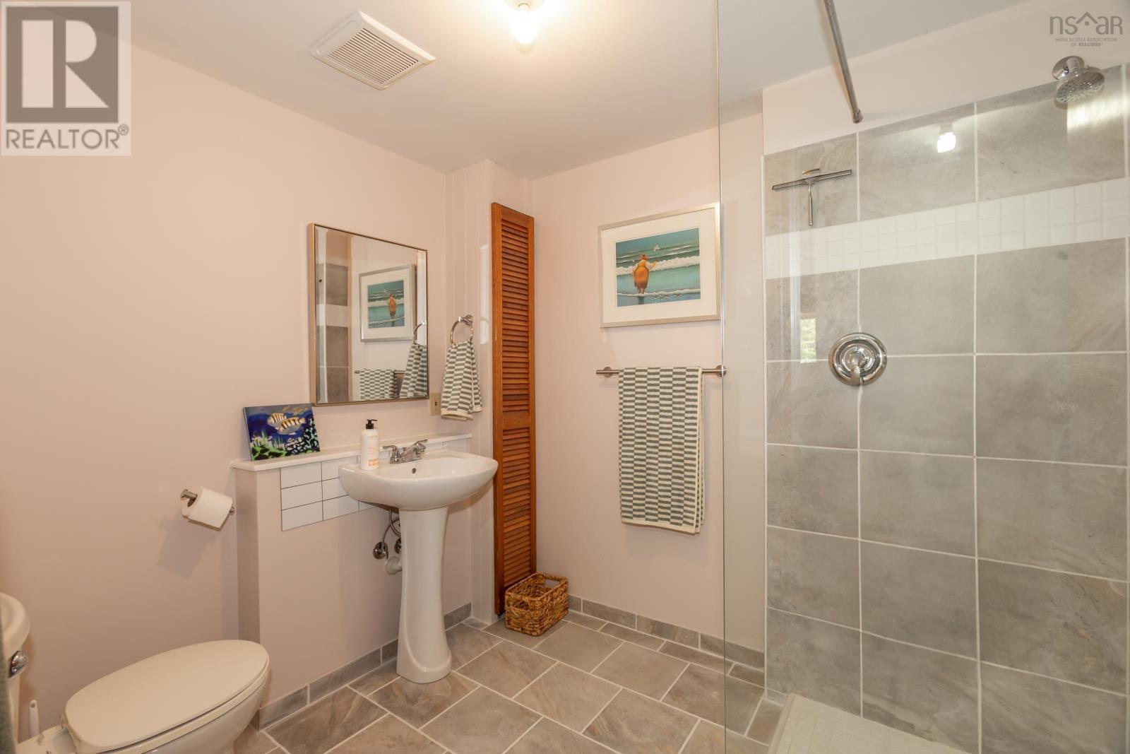 Property 34 of 42 of 46 Riverview Drive