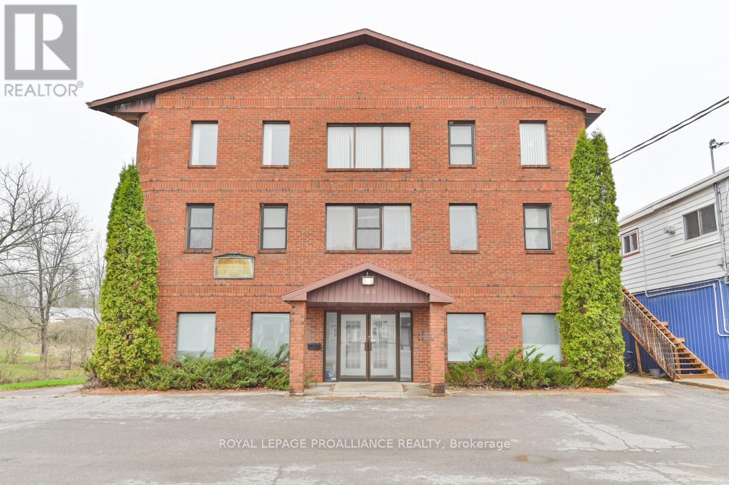 108 RUSSEL STREET - 1