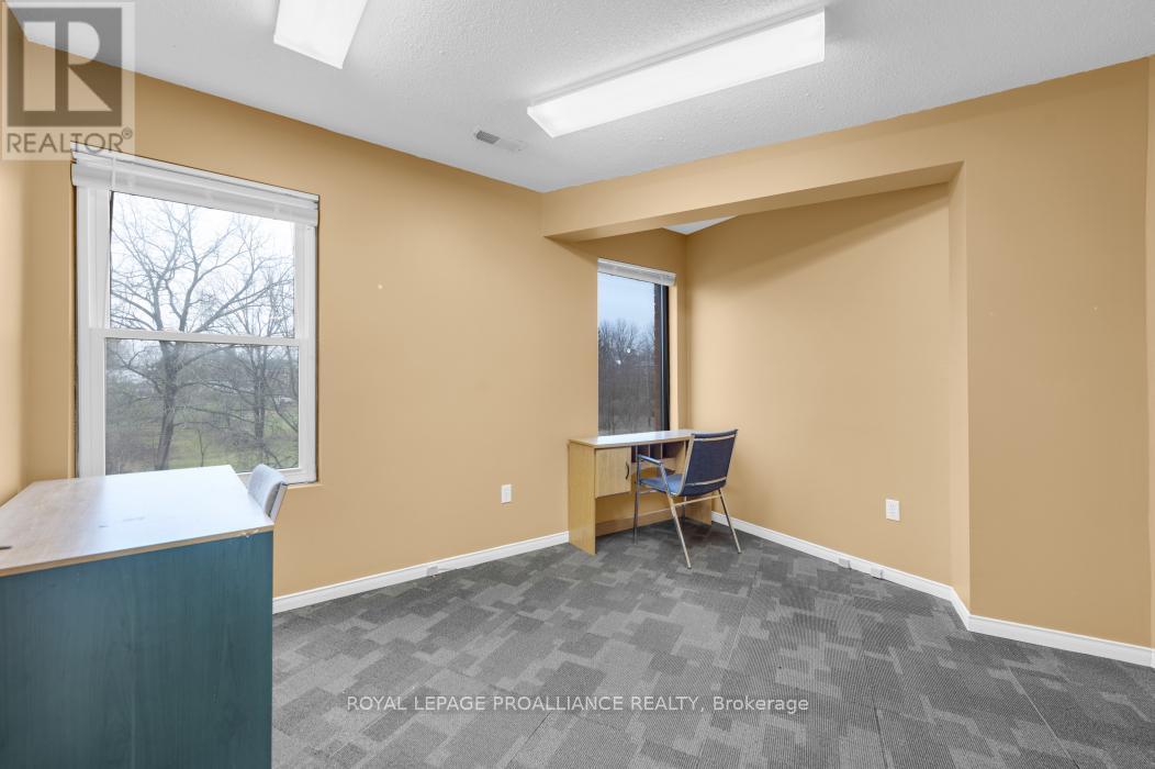 108 RUSSEL STREET - 13