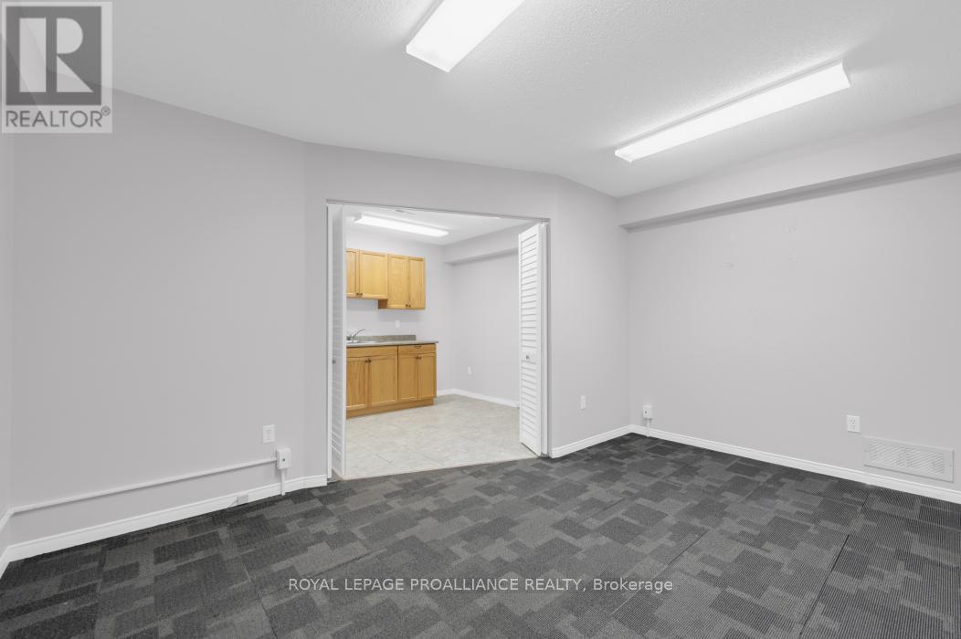 108 RUSSEL STREET - 14