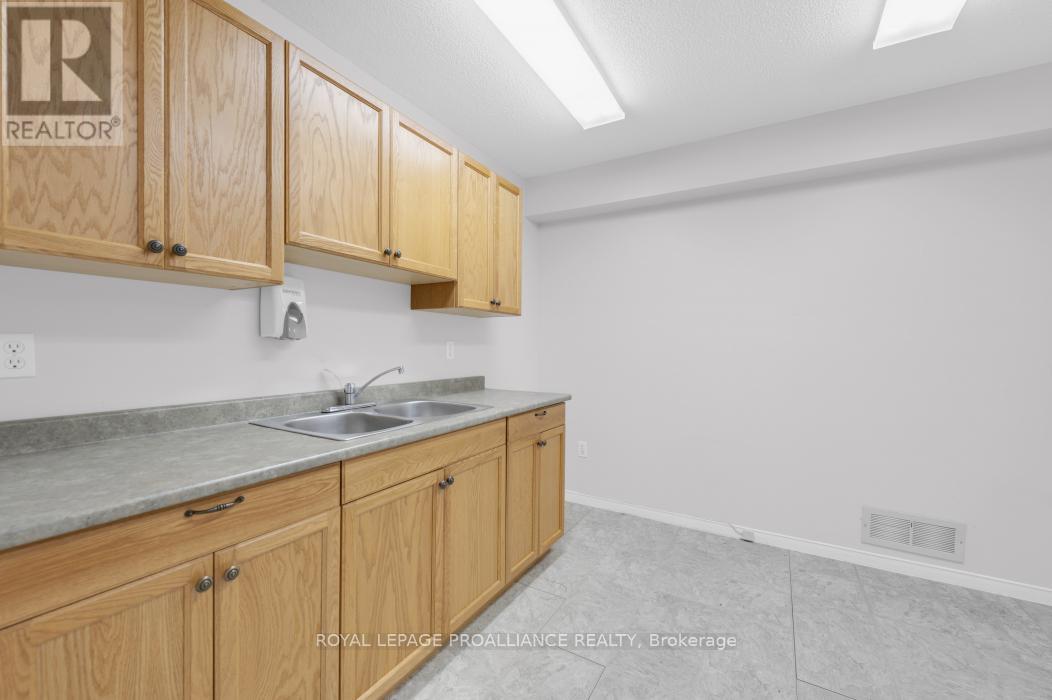 108 RUSSEL STREET - 16