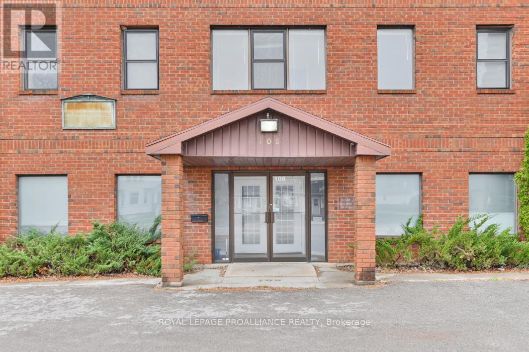 108 RUSSEL STREET - 28