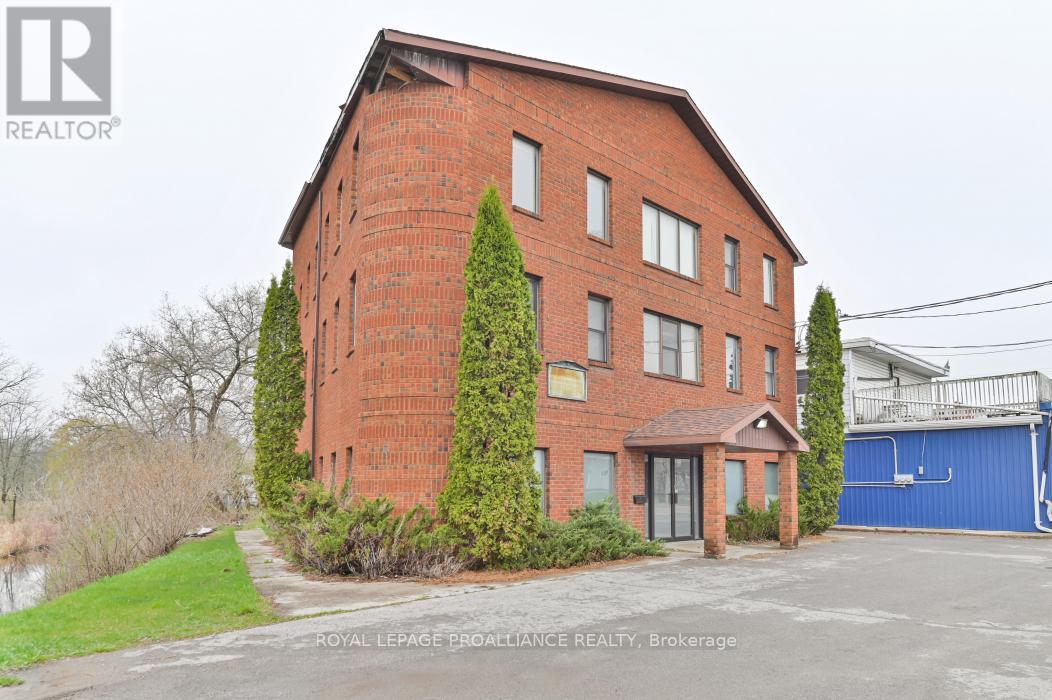 108 RUSSEL STREET - 30