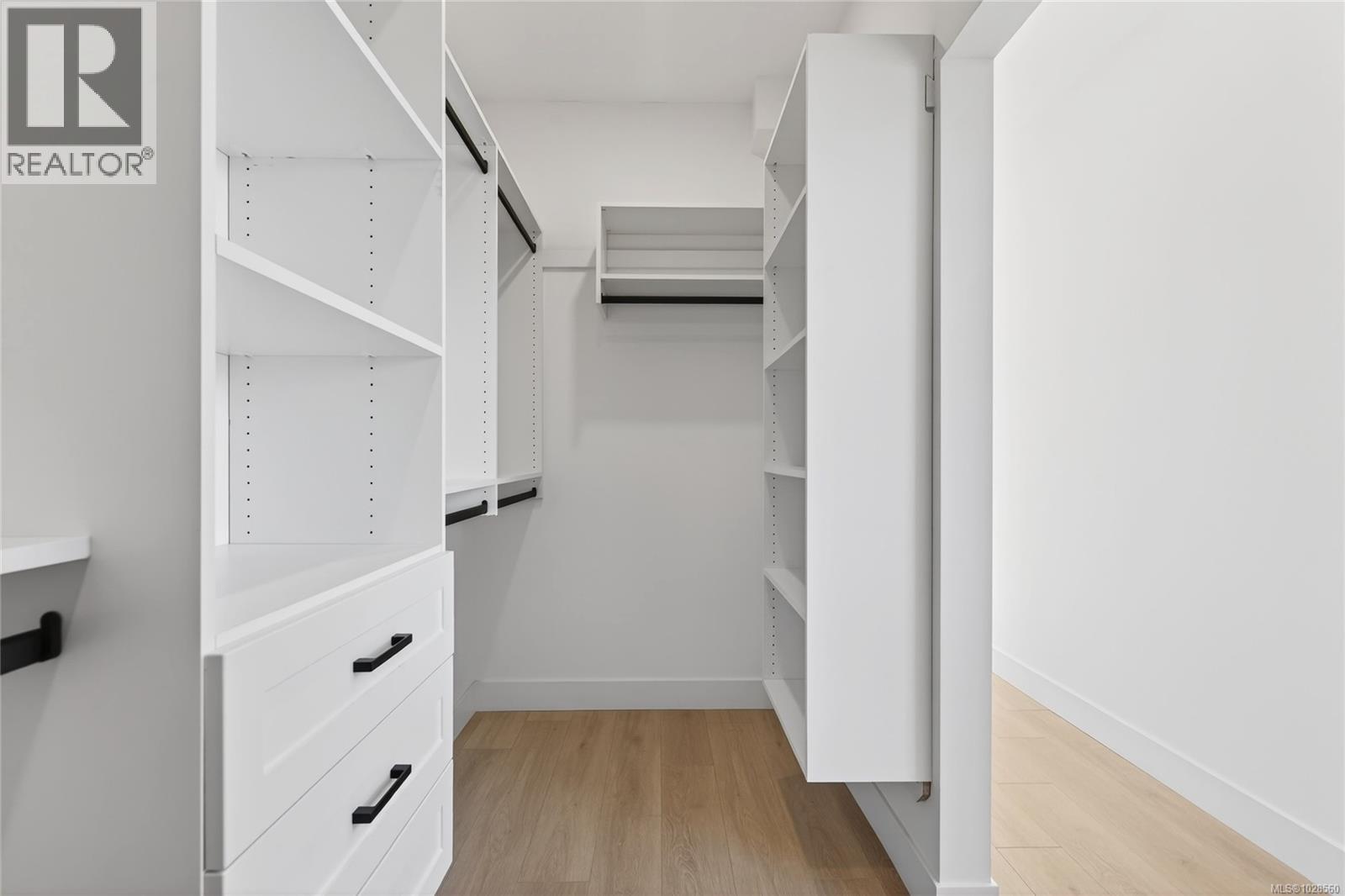 #1 704 BEAVER CREEK BLVD - 27