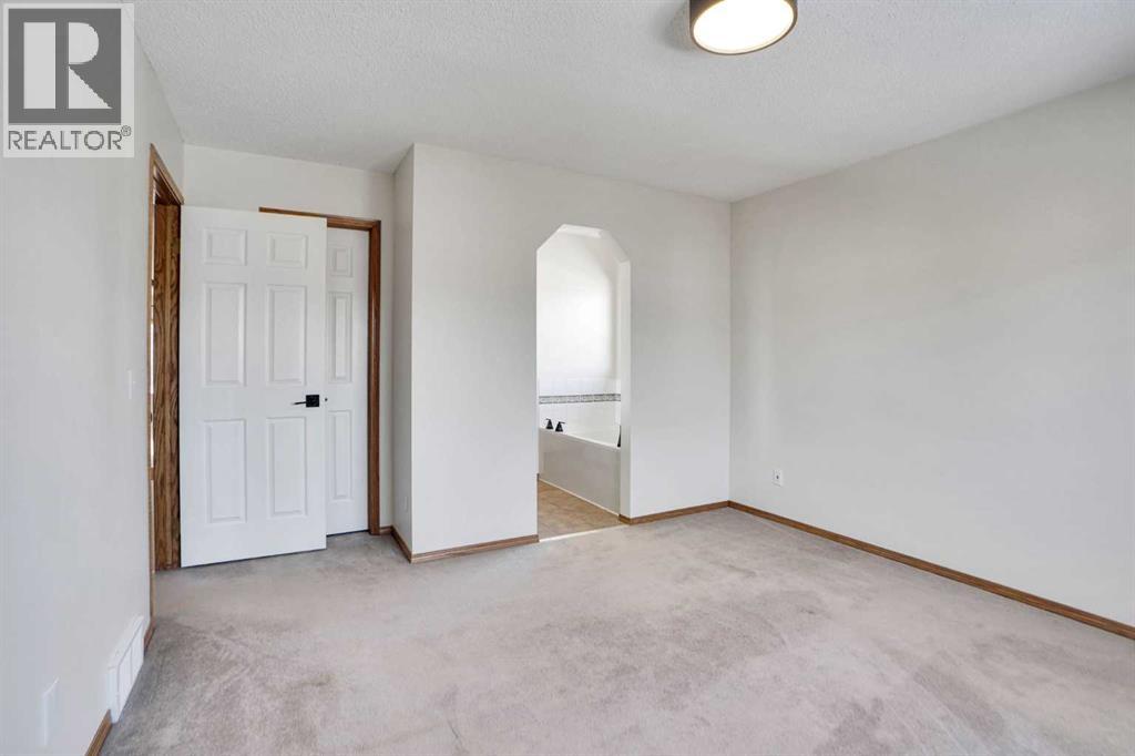 Single Family House for Sale in  Tuscany Meadows Heights NW Tuscany Calgary 