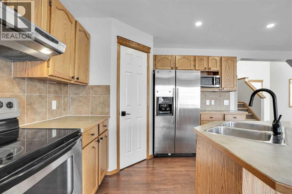 Single Family House for Sale in  Tuscany Meadows Heights NW Tuscany Calgary 