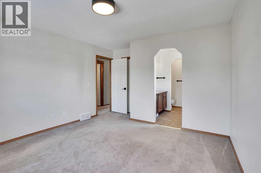 Single Family House for Sale in  Tuscany Meadows Heights NW Tuscany Calgary 