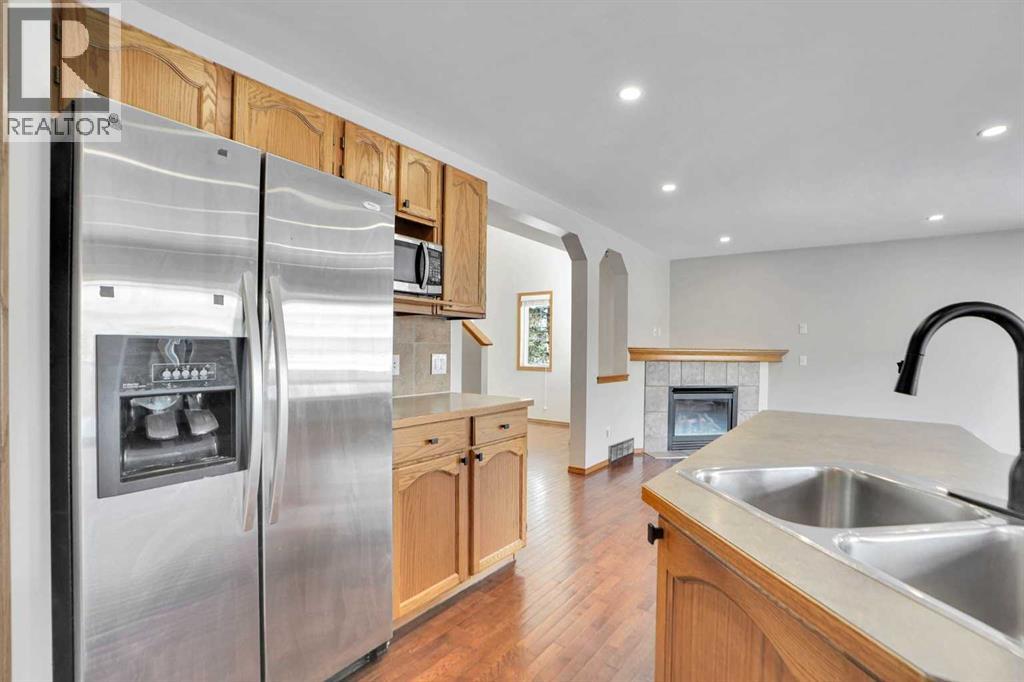 Single Family House for Sale in  Tuscany Meadows Heights NW Tuscany Calgary 