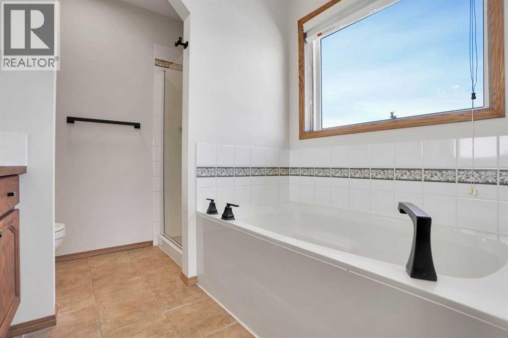 Single Family House for Sale in  Tuscany Meadows Heights NW Tuscany Calgary 