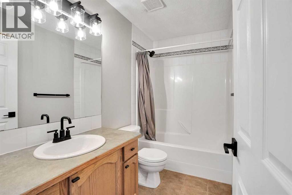 Single Family House for Sale in  Tuscany Meadows Heights NW Tuscany Calgary 