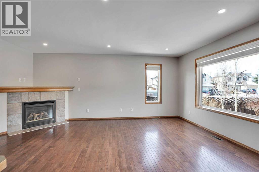 Single Family House for Sale in  Tuscany Meadows Heights NW Tuscany Calgary 