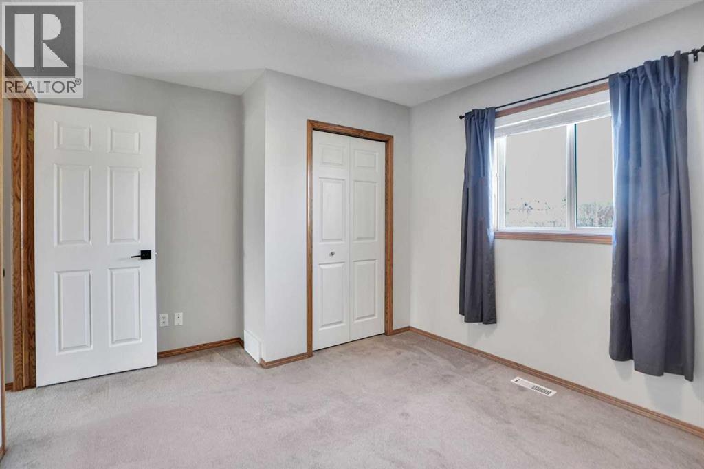 Single Family House for Sale in  Tuscany Meadows Heights NW Tuscany Calgary 