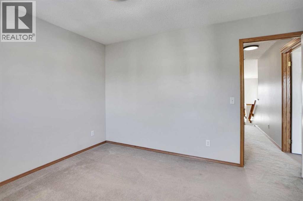 Single Family House for Sale in  Tuscany Meadows Heights NW Tuscany Calgary 