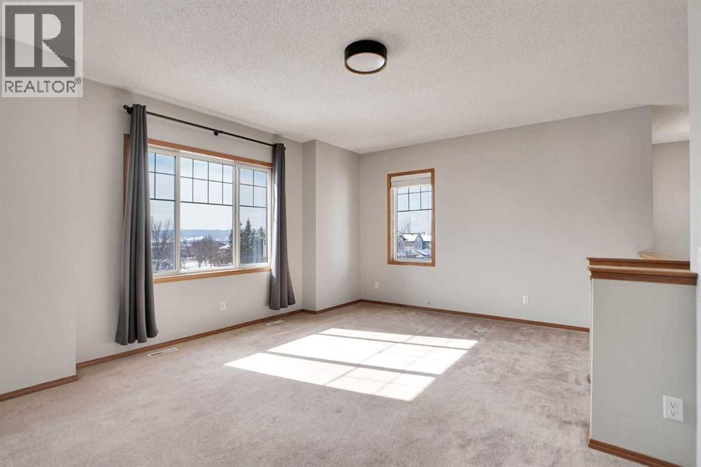 Single Family House for Sale in  Tuscany Meadows Heights NW Tuscany Calgary 