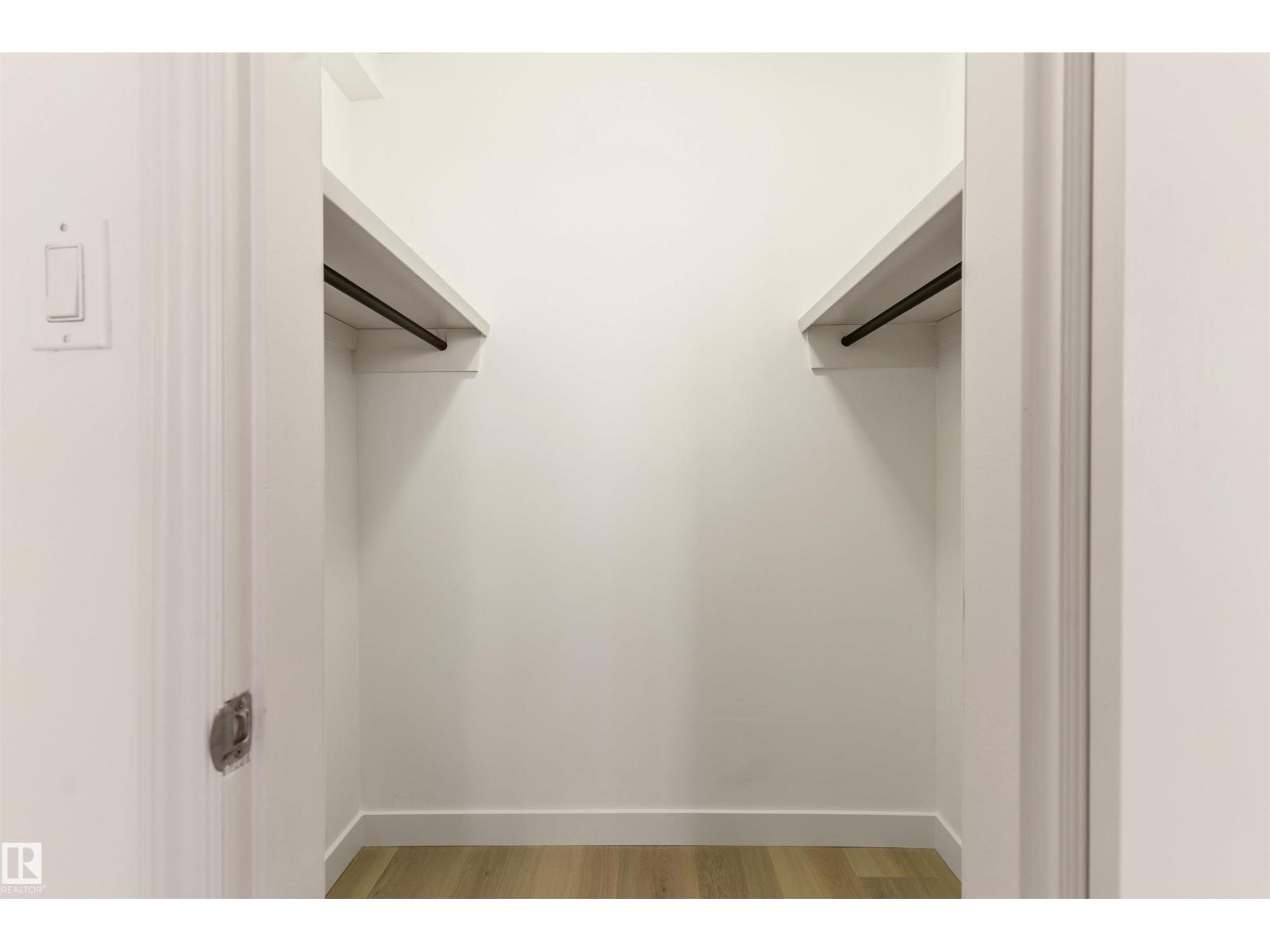 #109 11429 124 ST NW, Edmonton