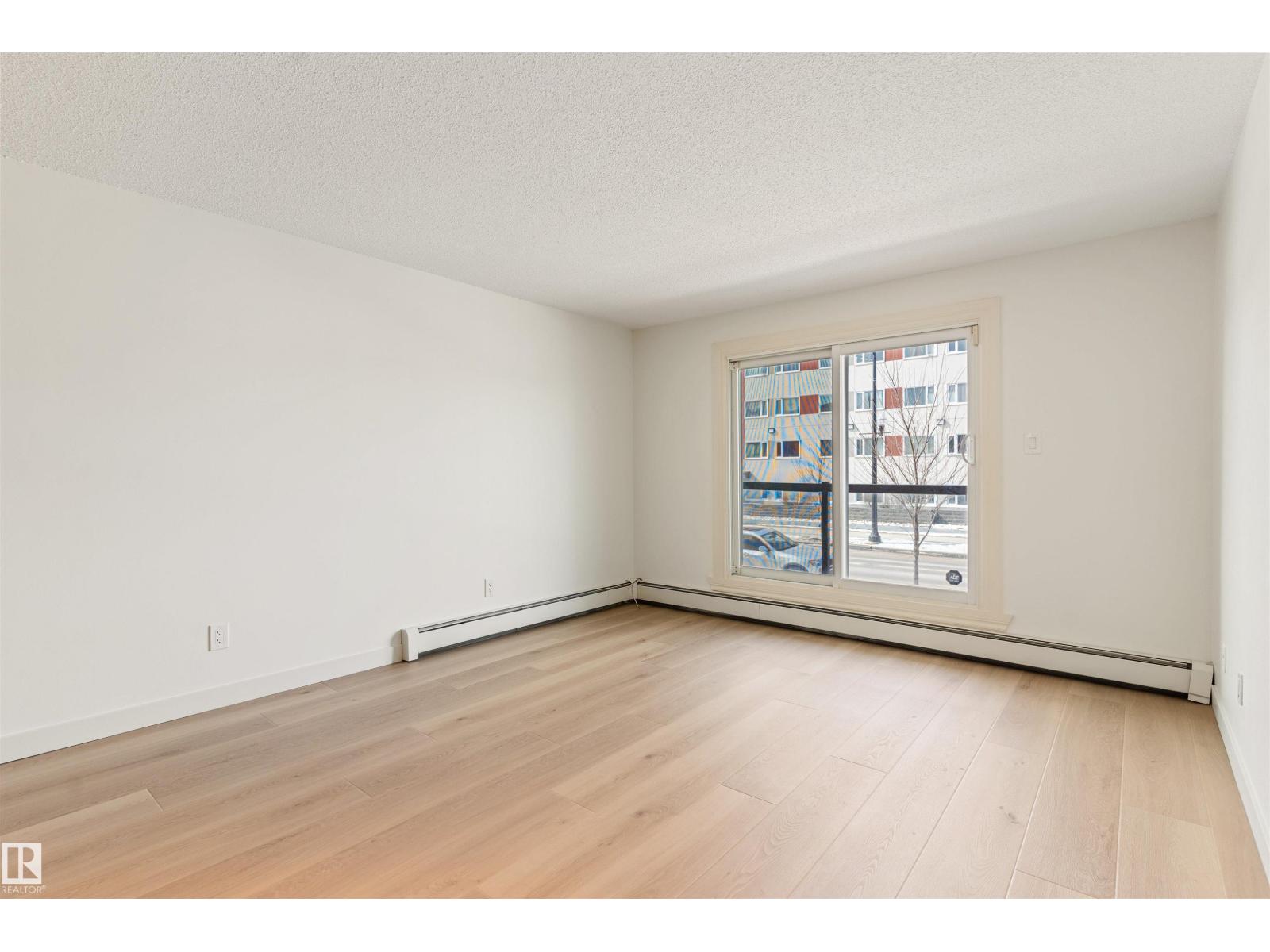 #109 11429 124 ST NW, Edmonton