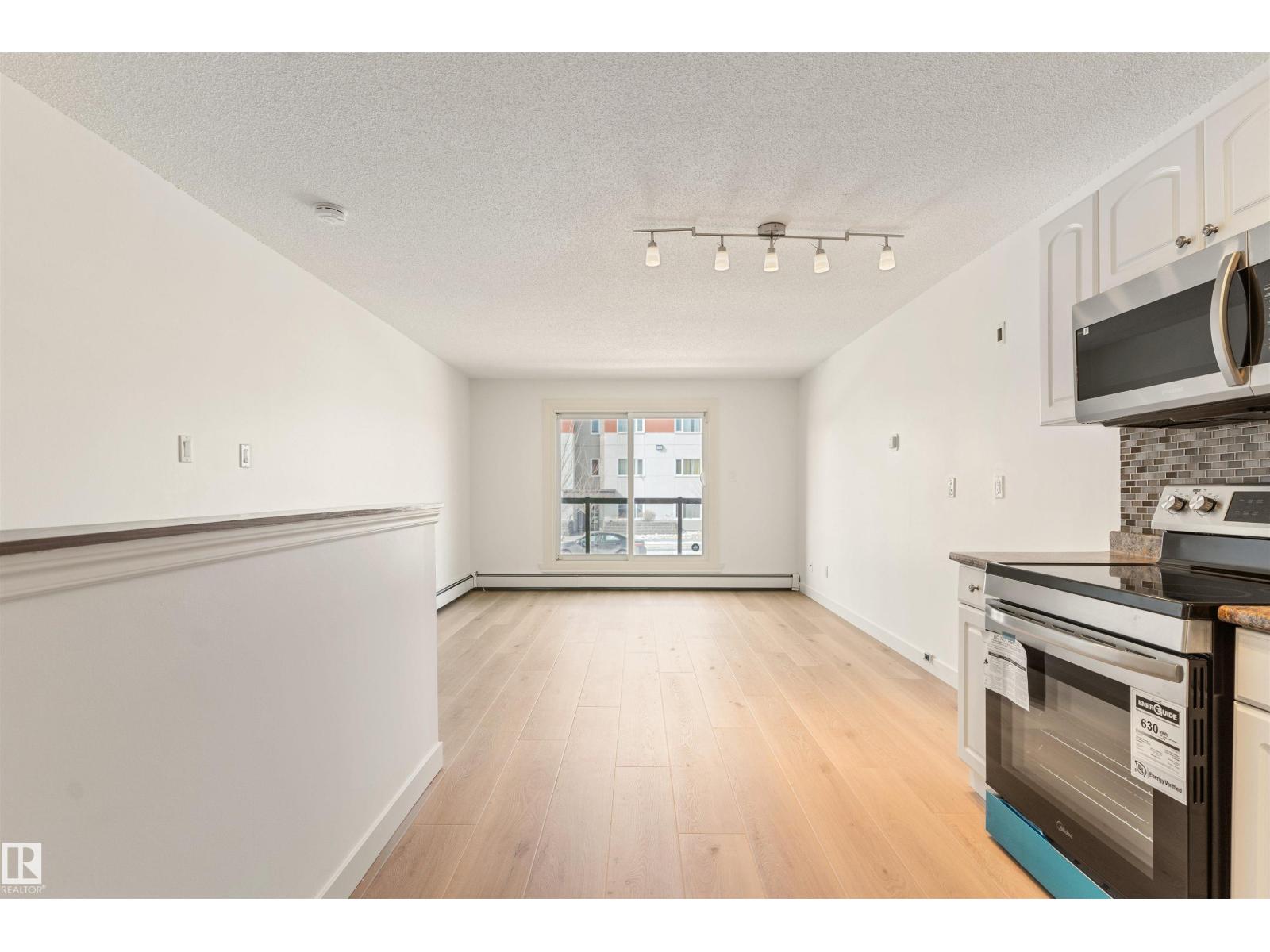 #109 11429 124 ST NW, Edmonton