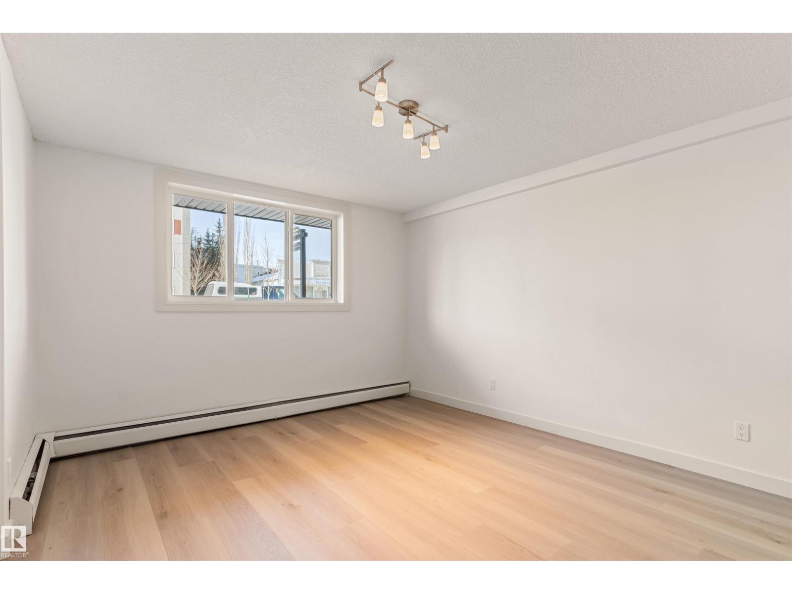 #109 11429 124 ST NW, Edmonton