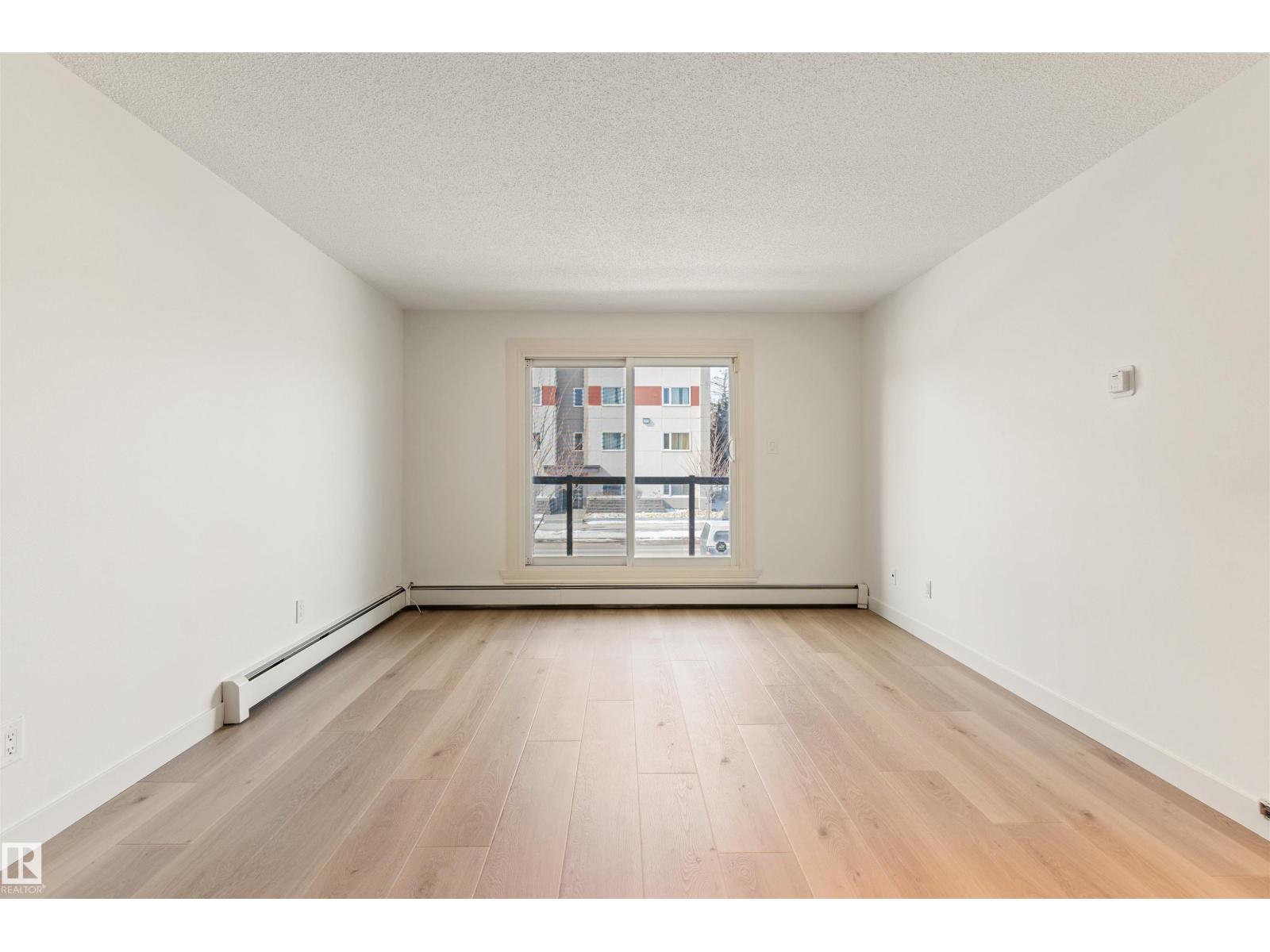 #109 11429 124 ST NW, Edmonton