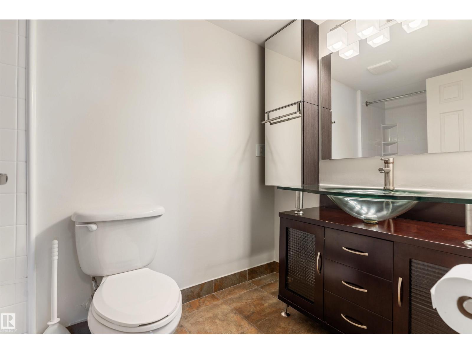 #109 11429 124 ST NW, Edmonton