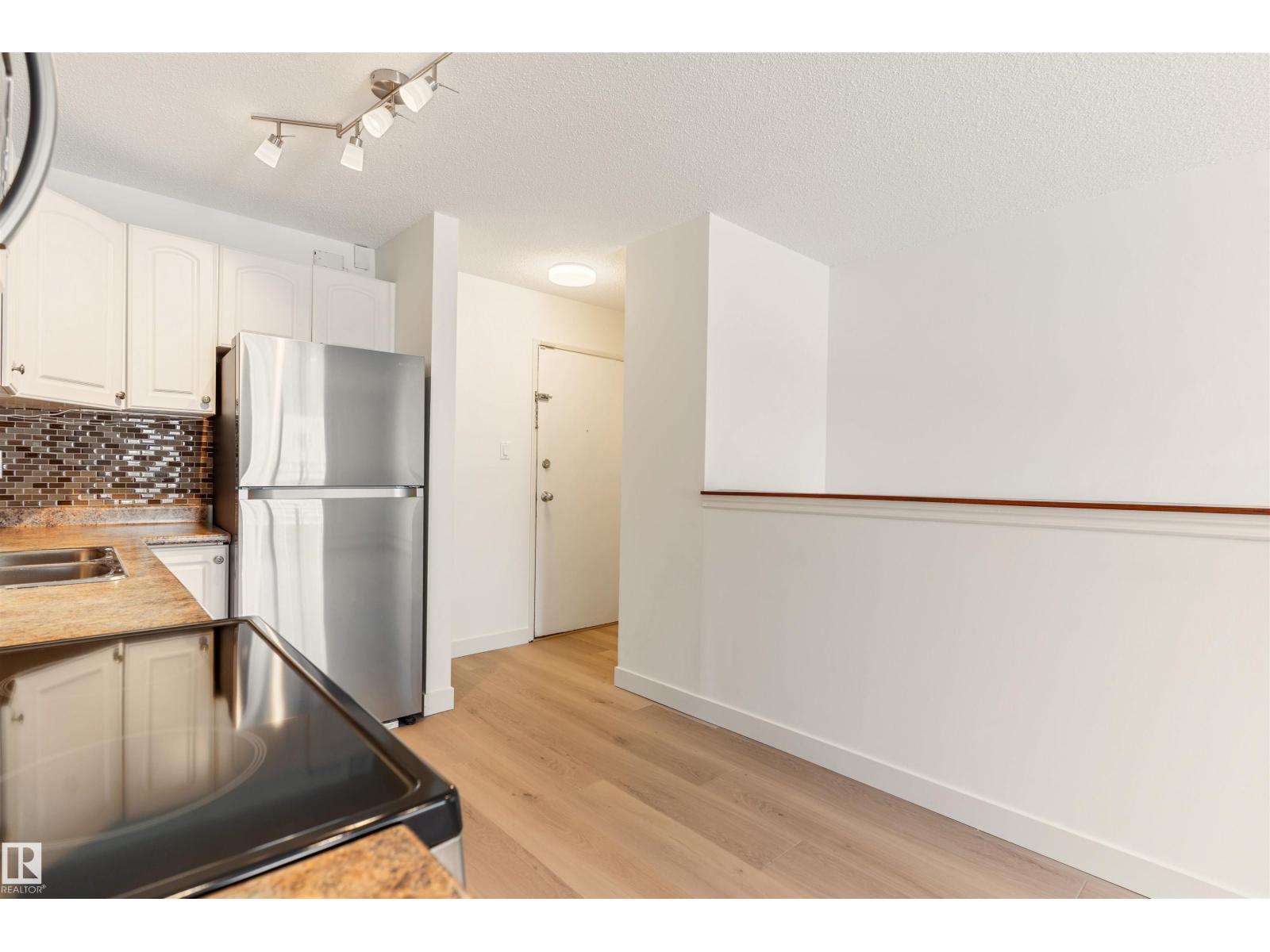 #109 11429 124 ST NW, Edmonton