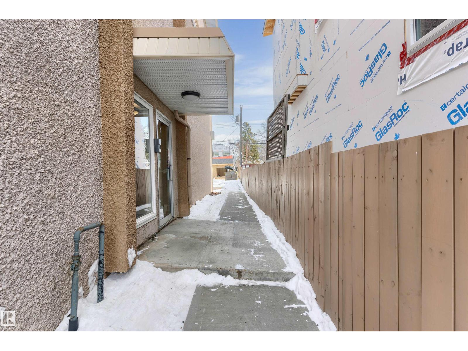 #109 11429 124 ST NW, Edmonton