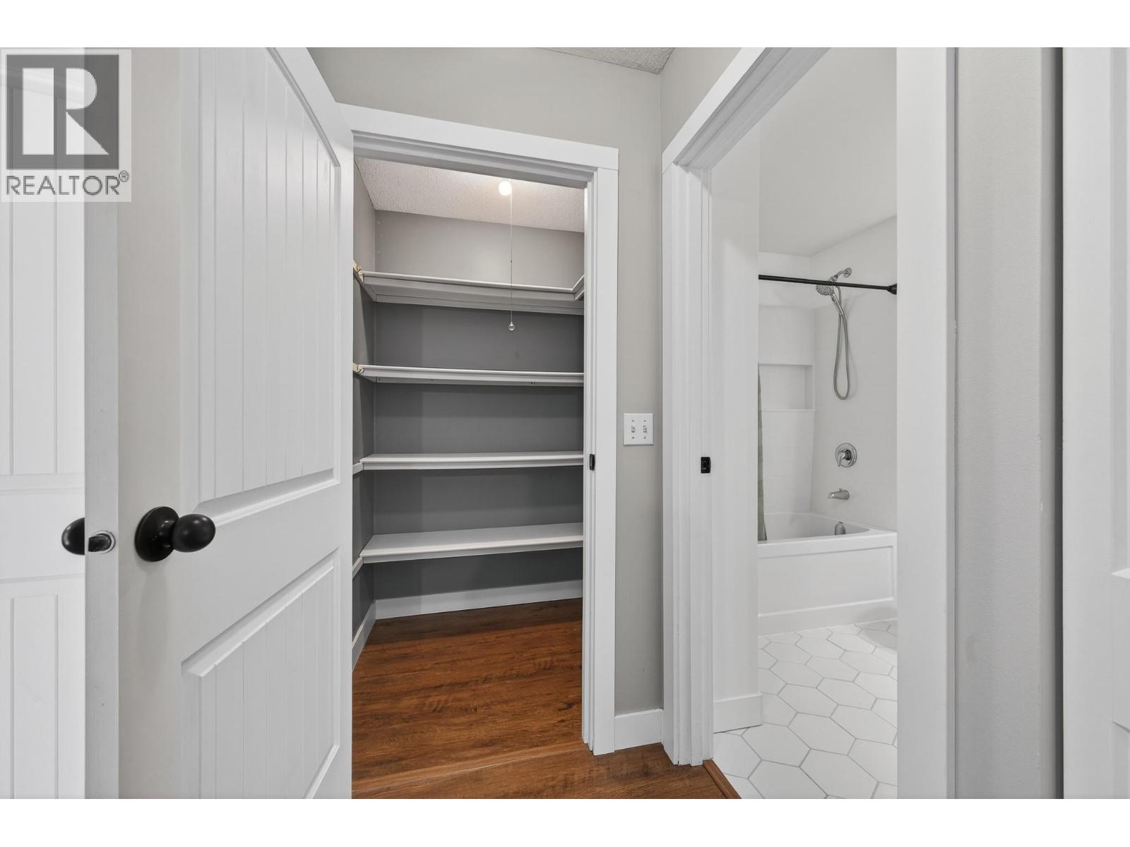 #306 751 GRANDVIEW TERRACE - 10