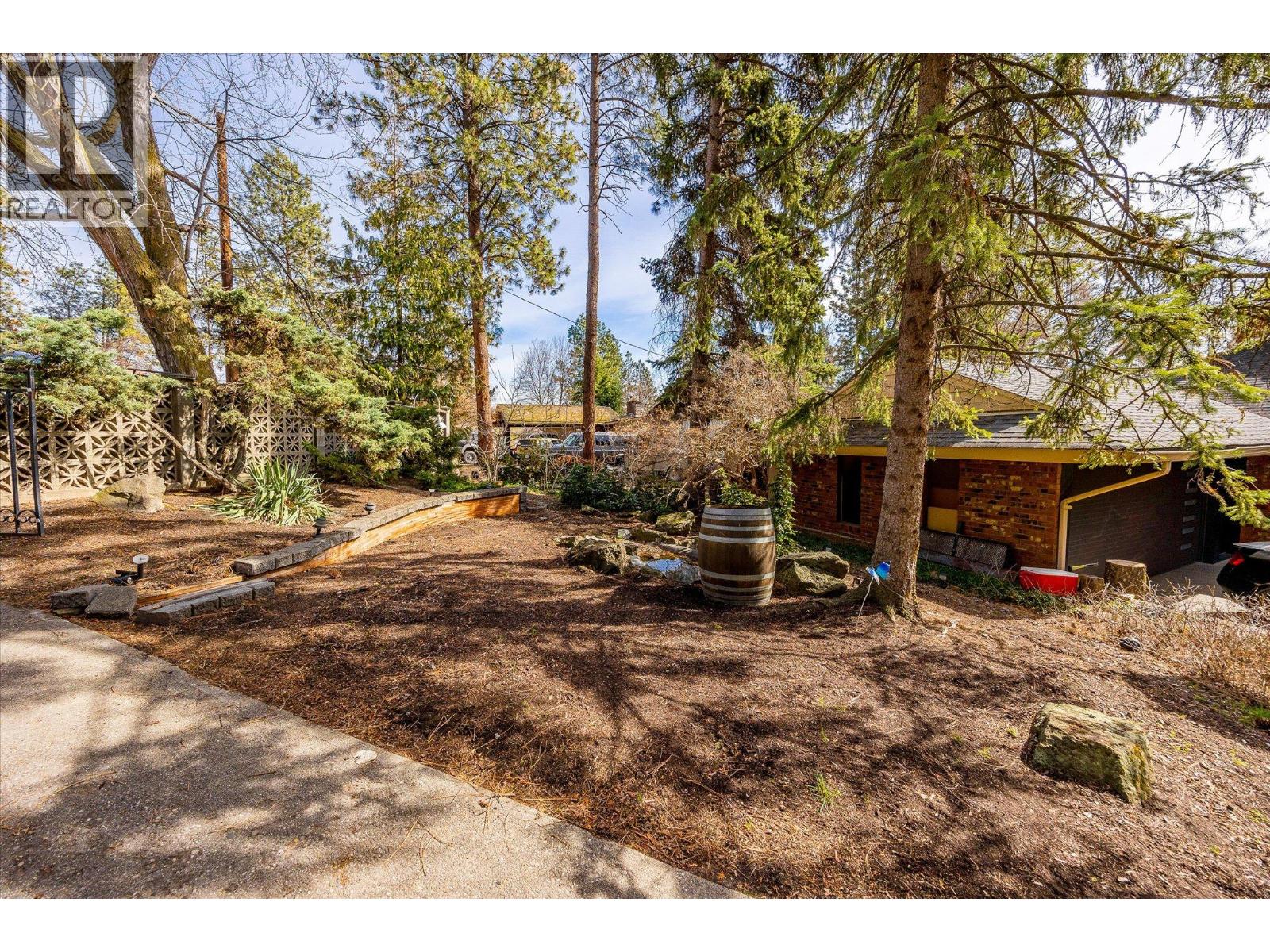 15 Bello Road, Kelowna