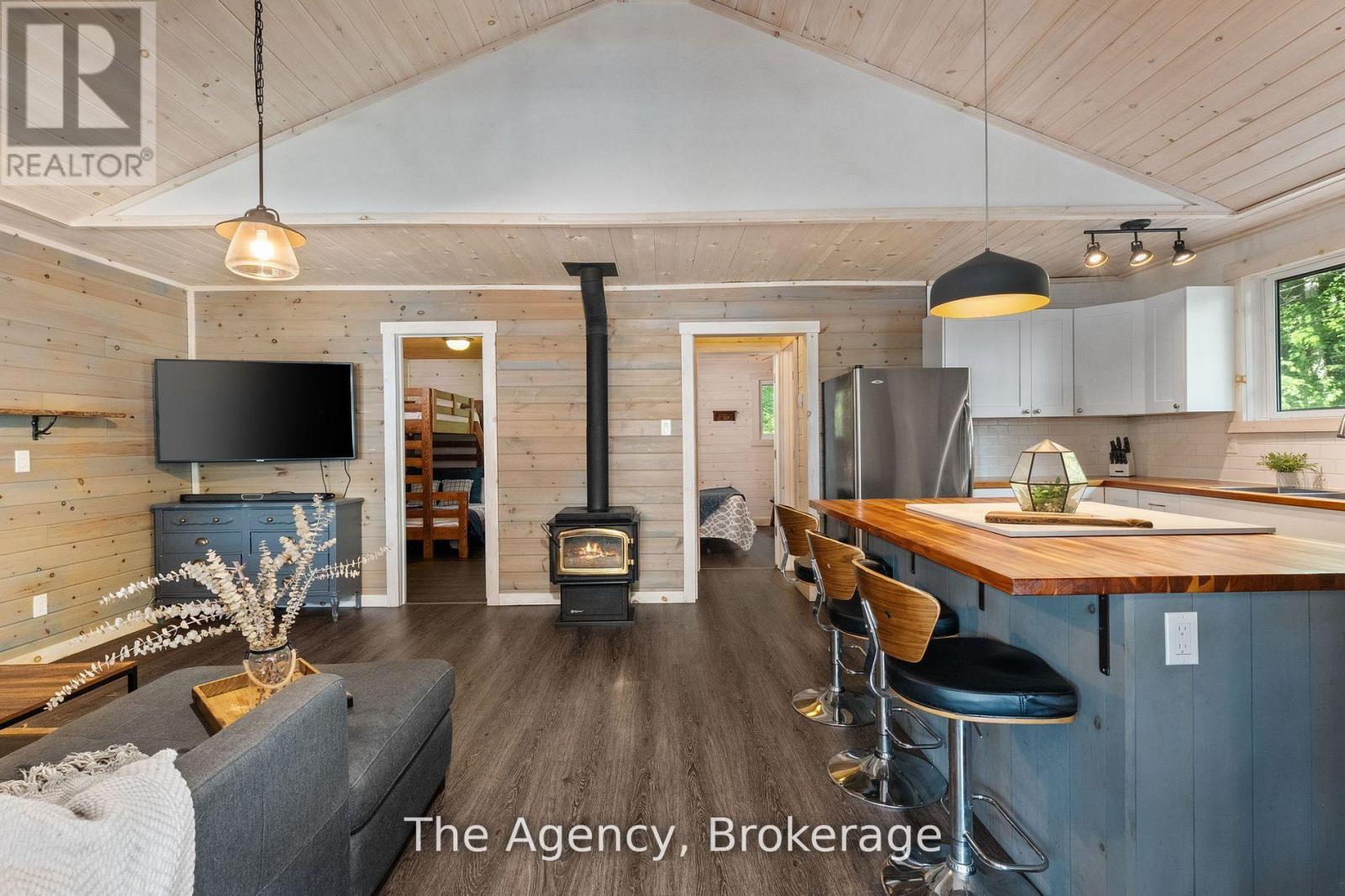 1032 LAKESHORE DRIVE S - 5