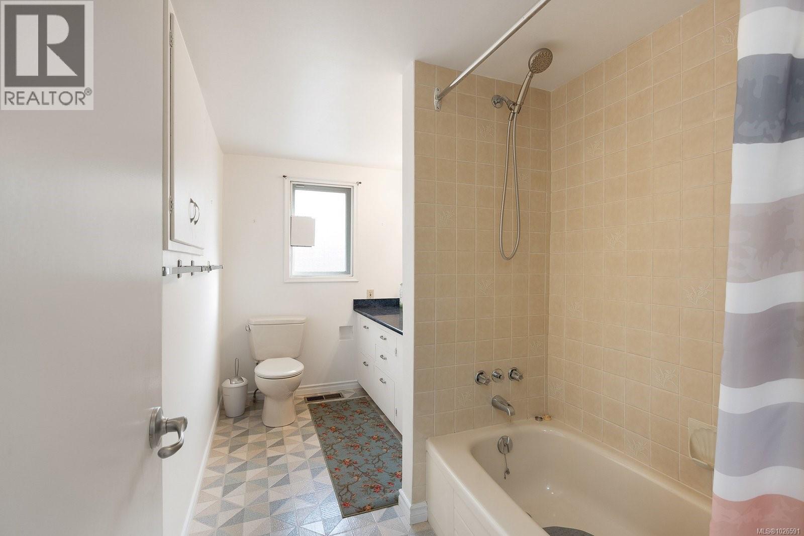 683 RICHMOND AVE - 17