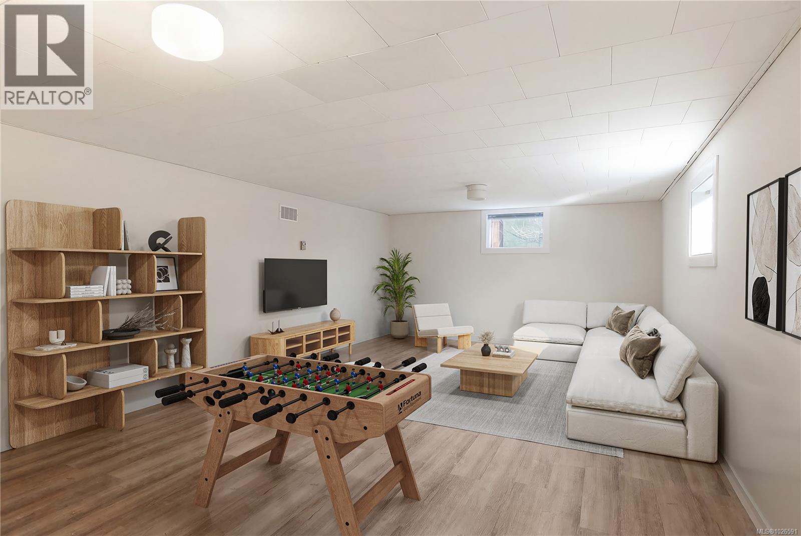 683 RICHMOND AVE - 18