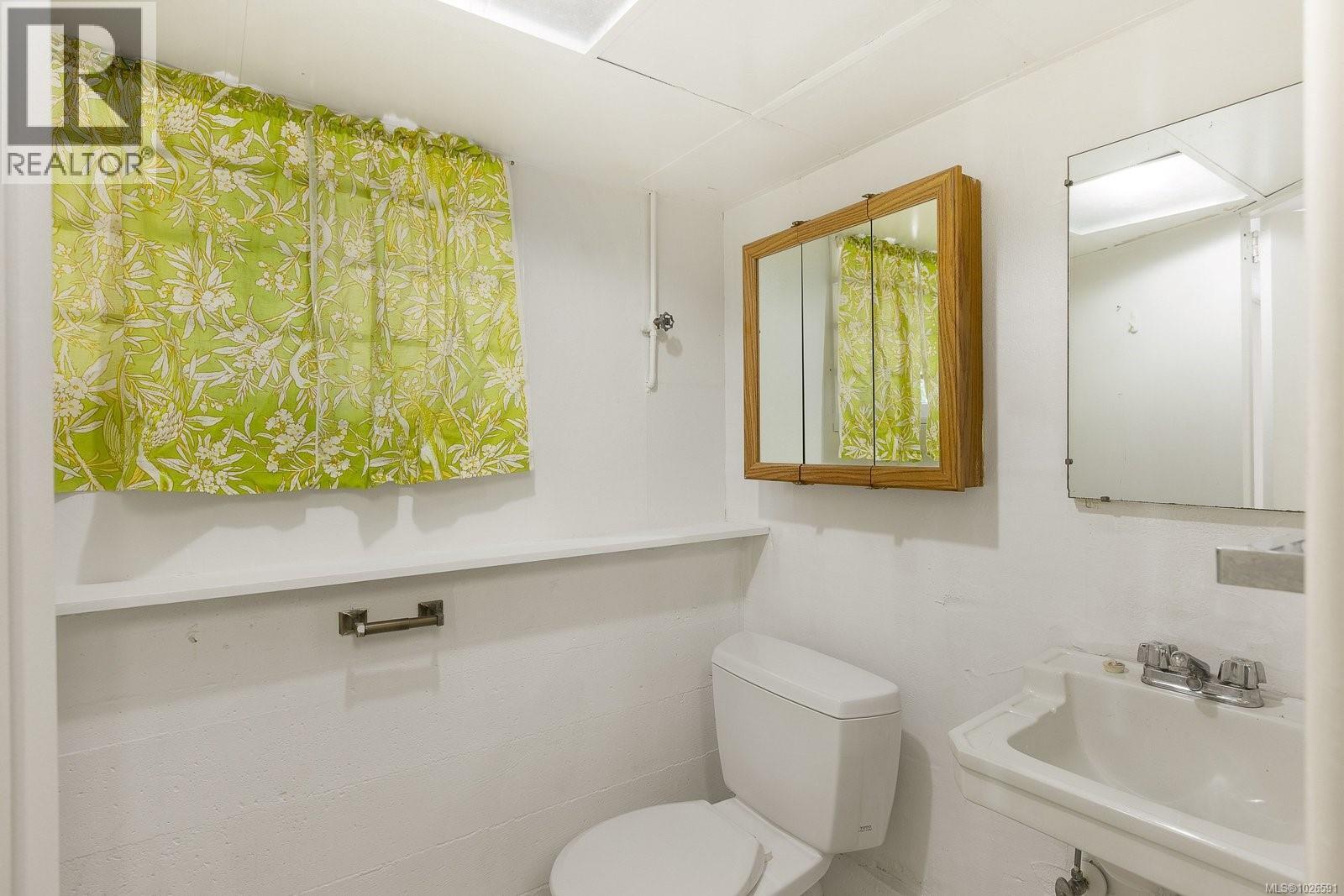 683 RICHMOND AVE - 23