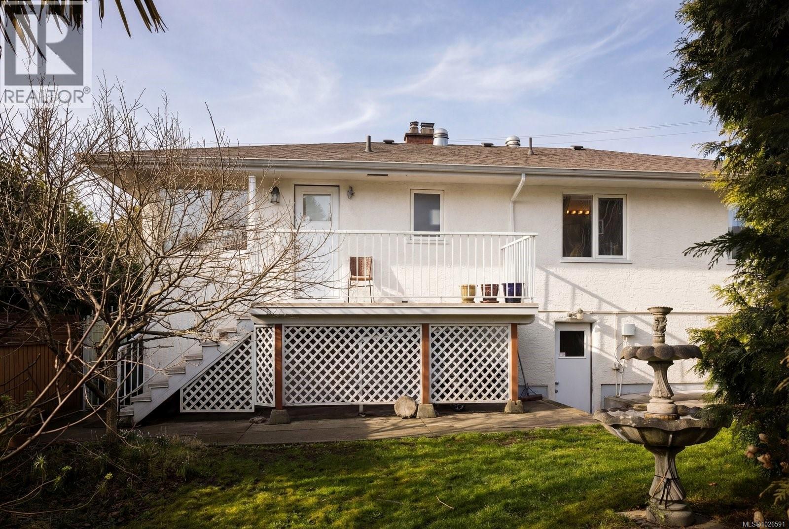 683 RICHMOND AVE - 26