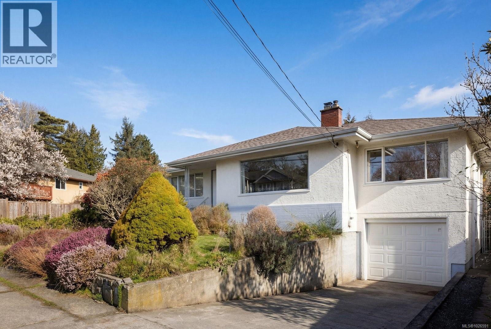 683 RICHMOND AVE - 28