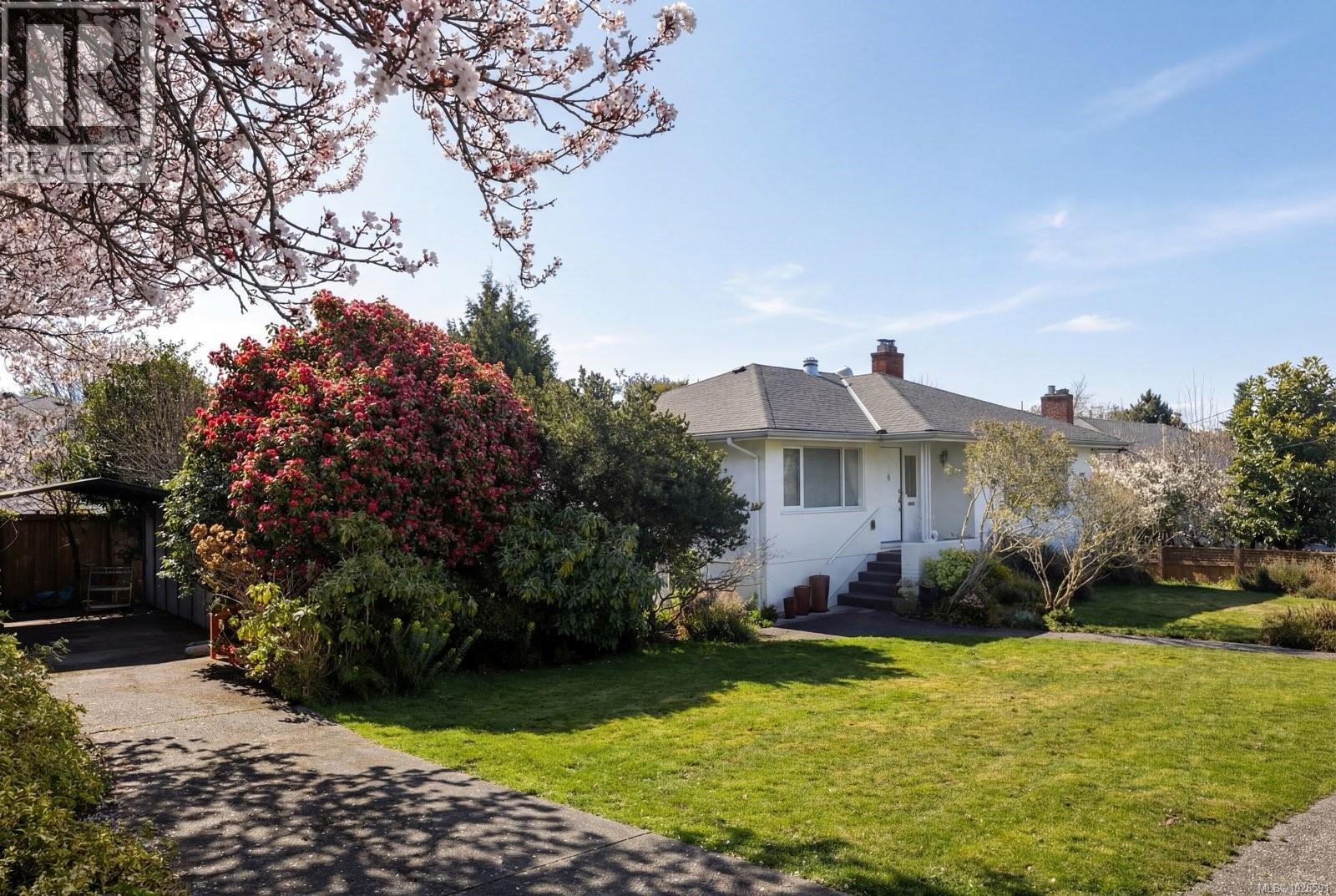 683 RICHMOND AVE - 29