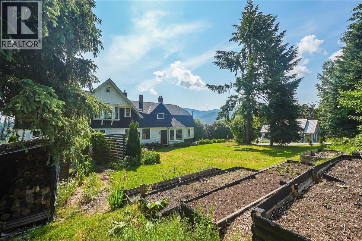 1345 Spokane Street, Rossland