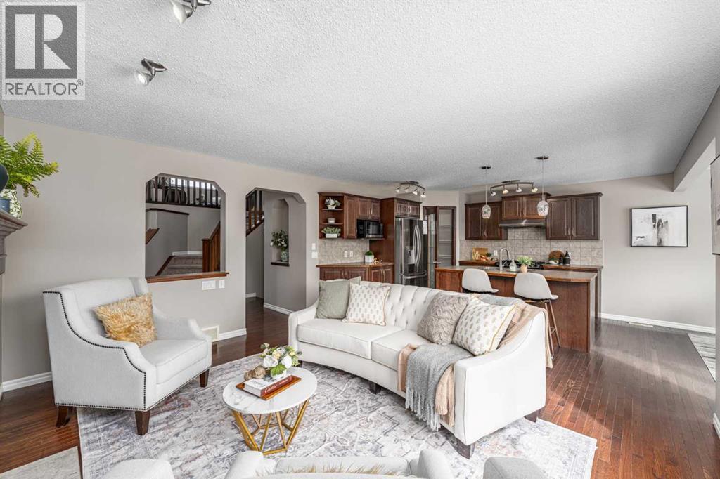 Single Family House for Sale in  Tuscany Summit Green NW Tuscany Calgary 