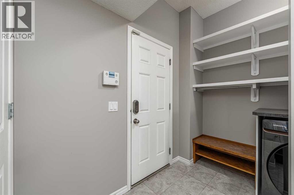 Single Family House for Sale in  Tuscany Summit Green NW Tuscany Calgary 