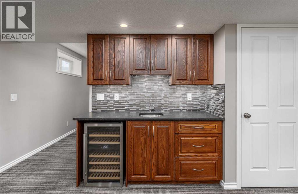 Single Family House for Sale in  Tuscany Summit Green NW Tuscany Calgary 