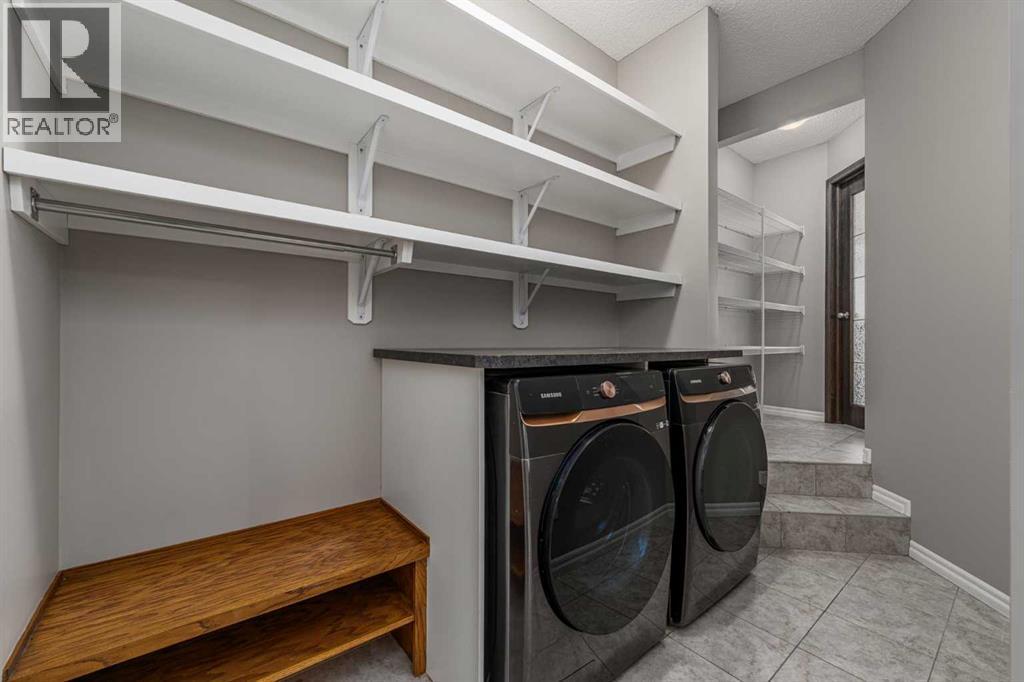 Single Family House for Sale in  Tuscany Summit Green NW Tuscany Calgary 