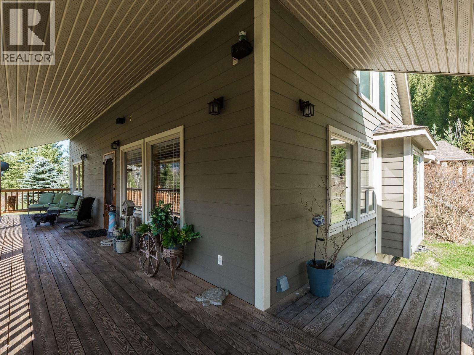 955 Cedar Brae Road, Castlegar