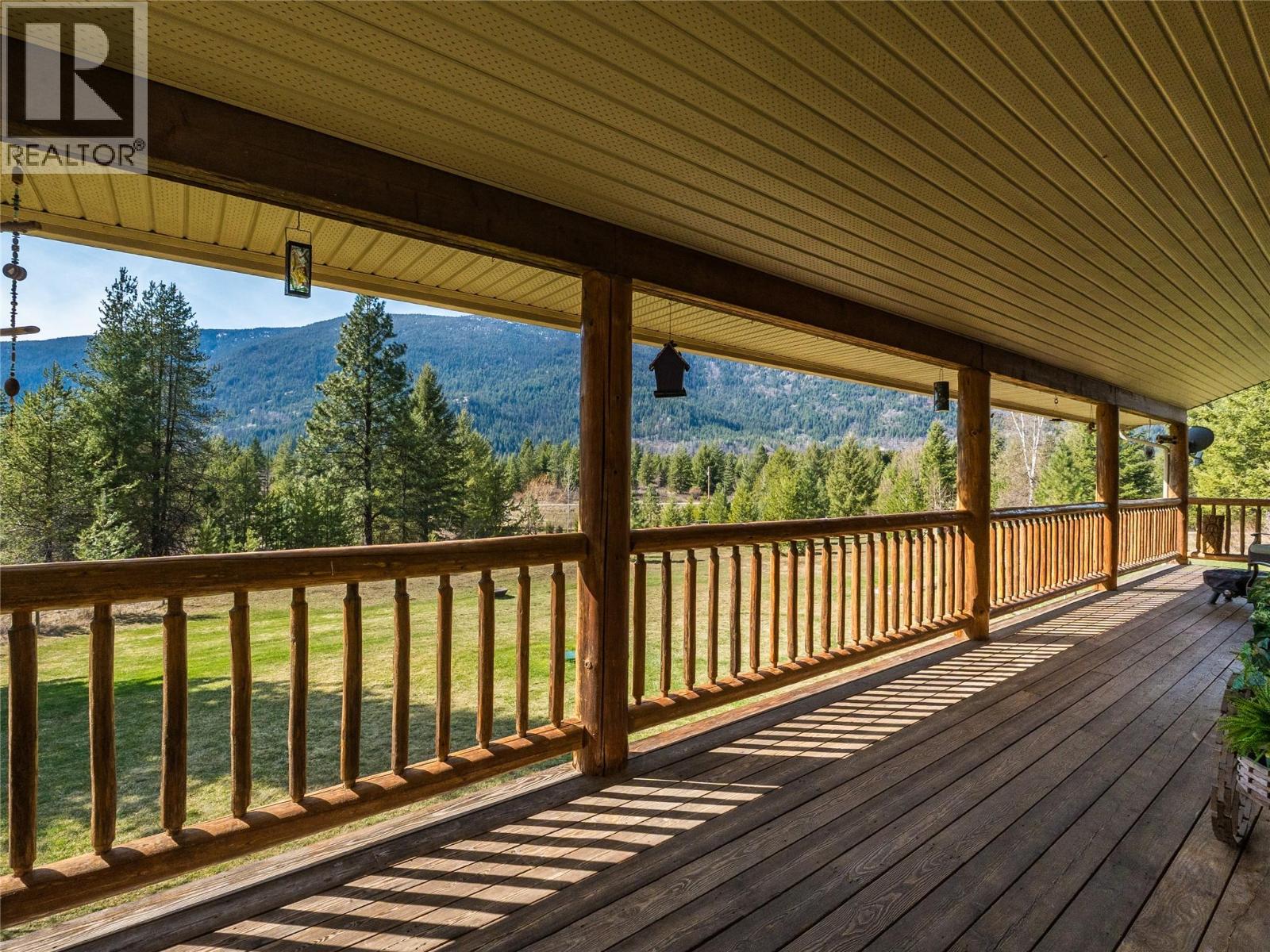 955 Cedar Brae Road, Castlegar