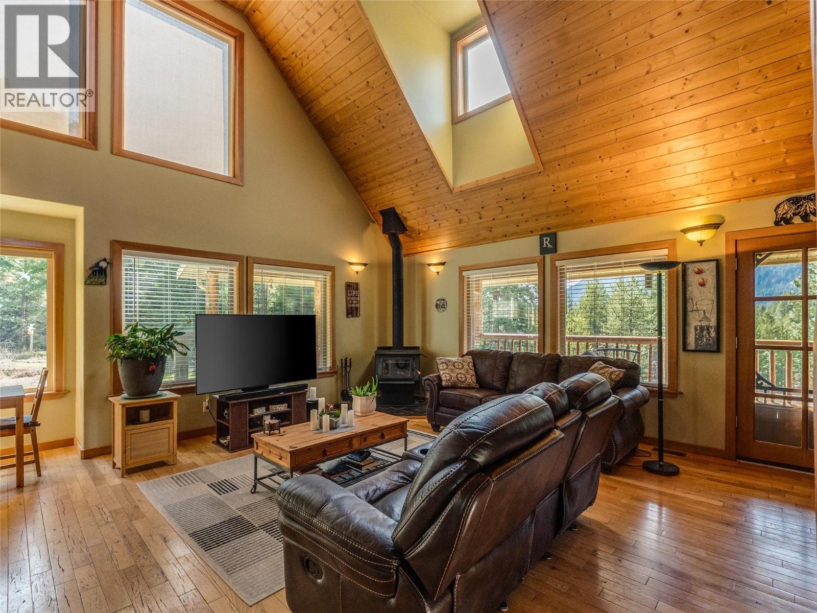 955 Cedar Brae Road, Castlegar