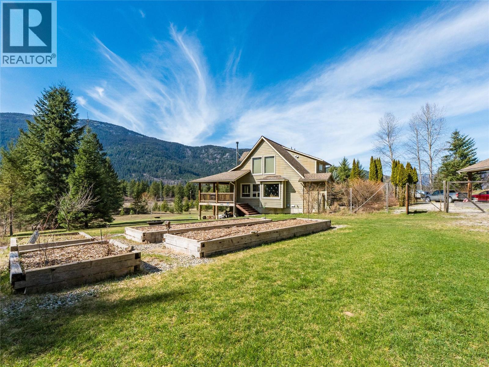 955 Cedar Brae Road, Castlegar