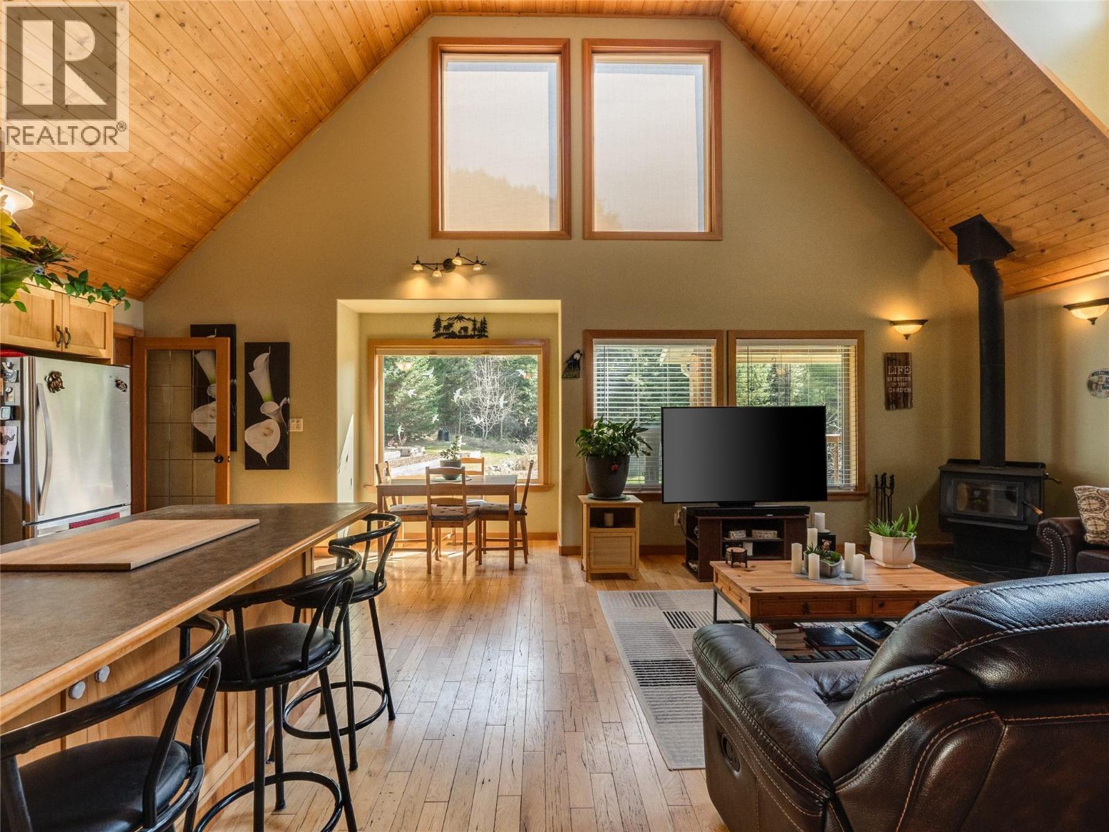 955 Cedar Brae Road, Castlegar