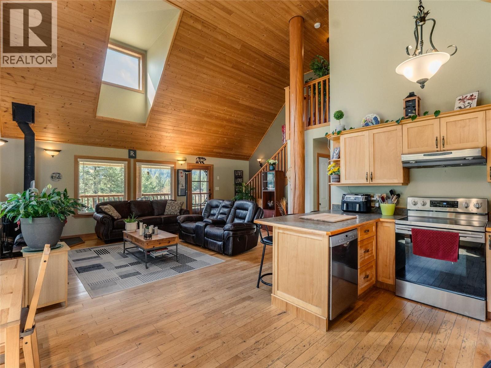 955 Cedar Brae Road, Castlegar