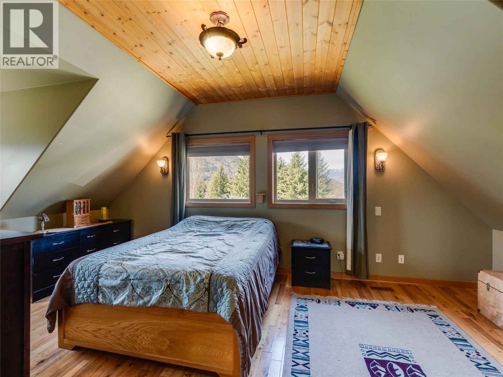 955 Cedar Brae Road, Castlegar