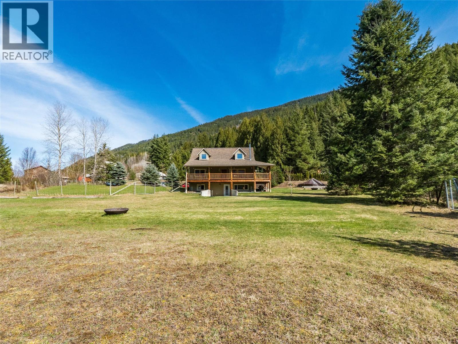 955 Cedar Brae Road, Castlegar
