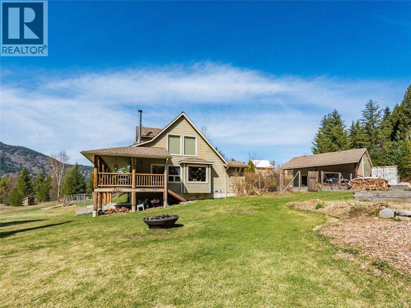 955 Cedar Brae Road, Castlegar