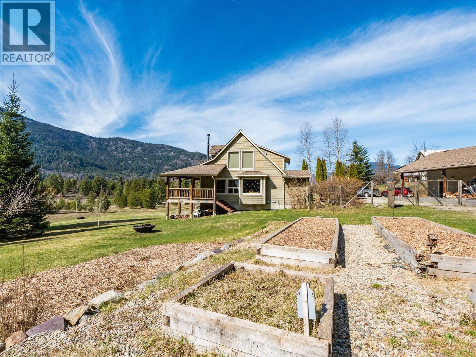 955 Cedar Brae Road, Castlegar